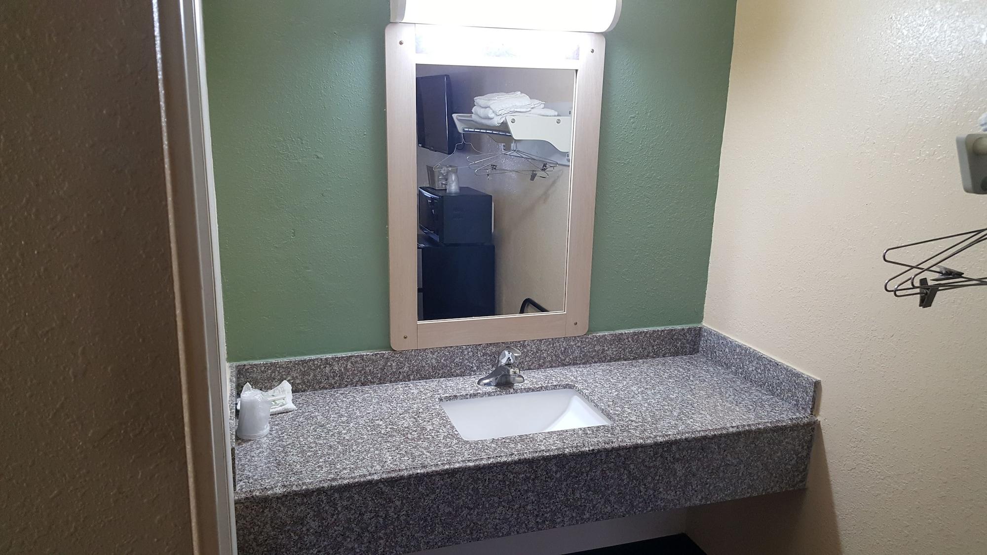 Mentor Home Inn And Suites Экстерьер фото