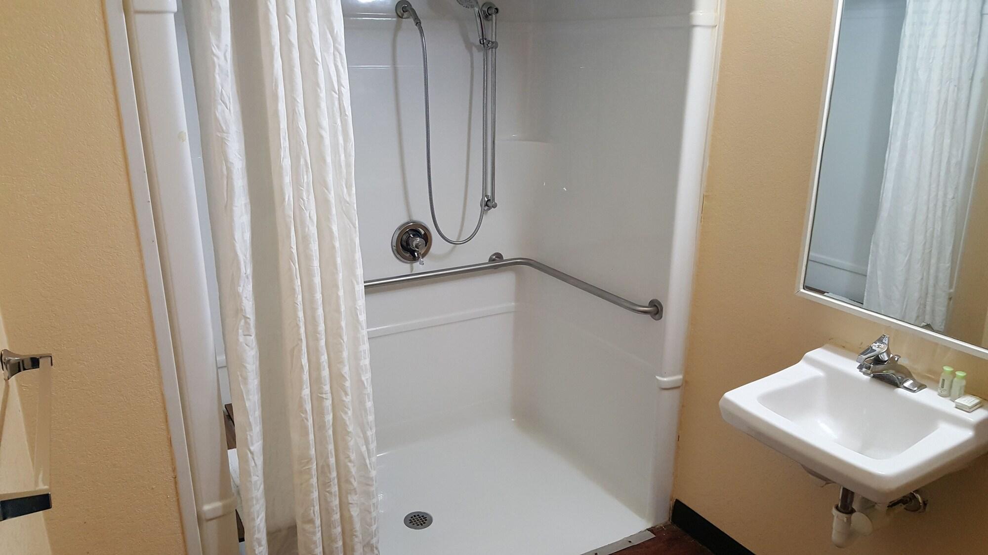Mentor Home Inn And Suites Экстерьер фото